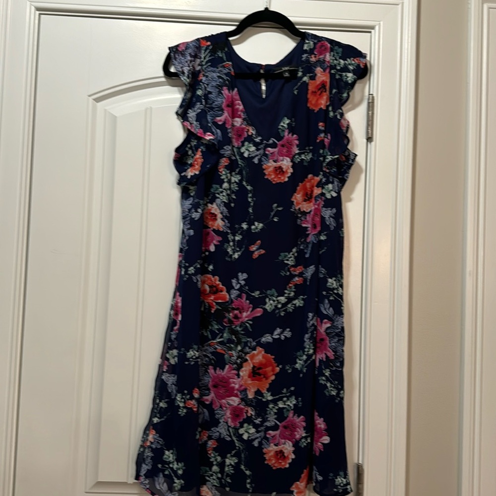 R&K navy floral v neck dress with lining and cap sleeves.Size 16